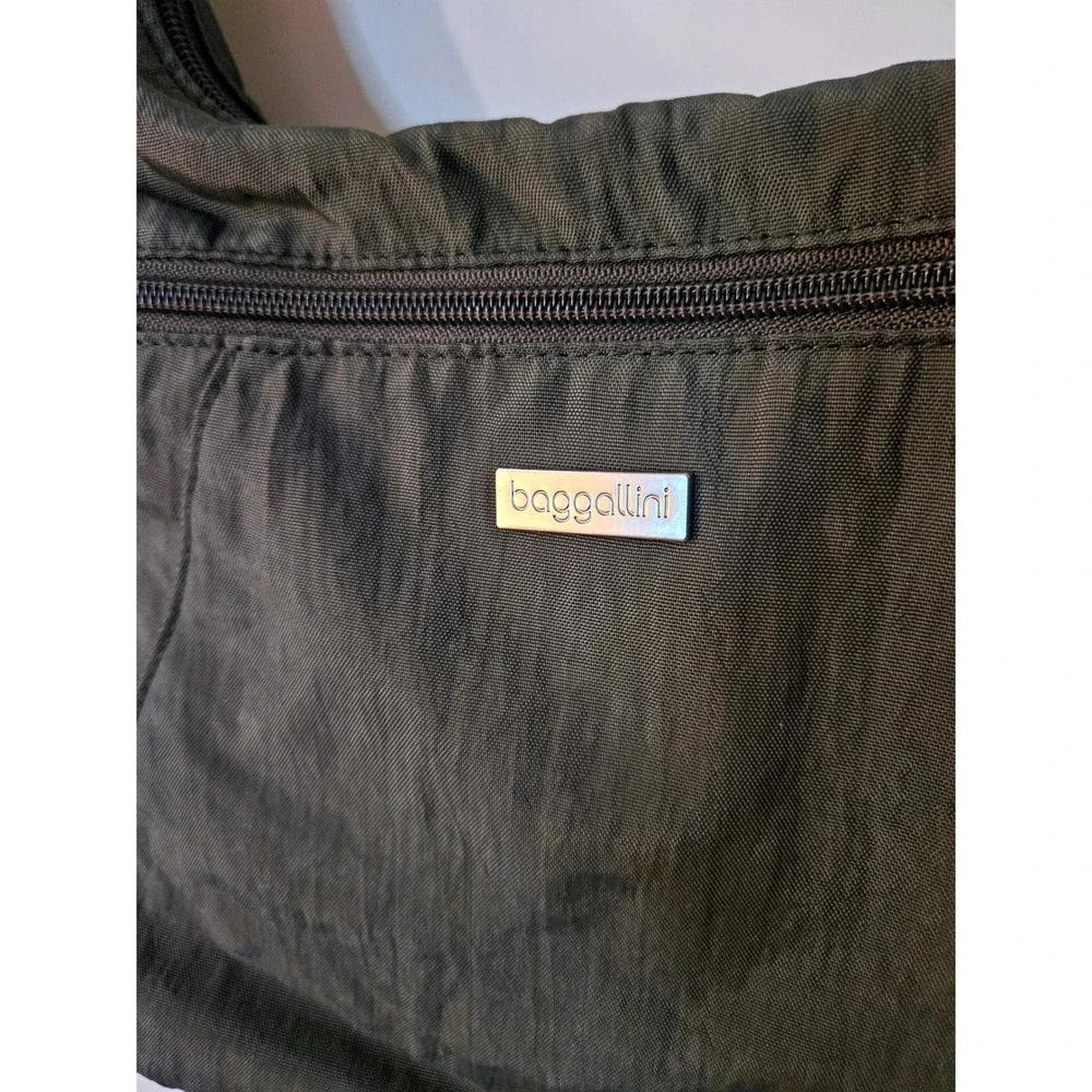 Baggallini Hobo Crossbody‎ Bag Gray Nylon Multi-Pocket Travel Purse Organizer